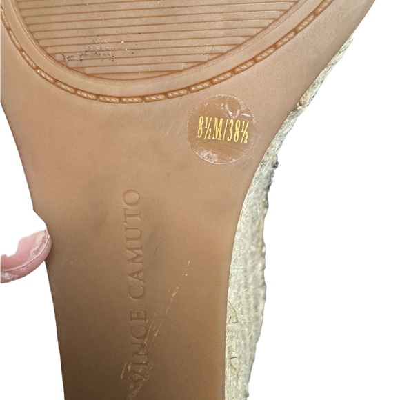 Like New Vince Camuto Wedges - Picture 6 of 8